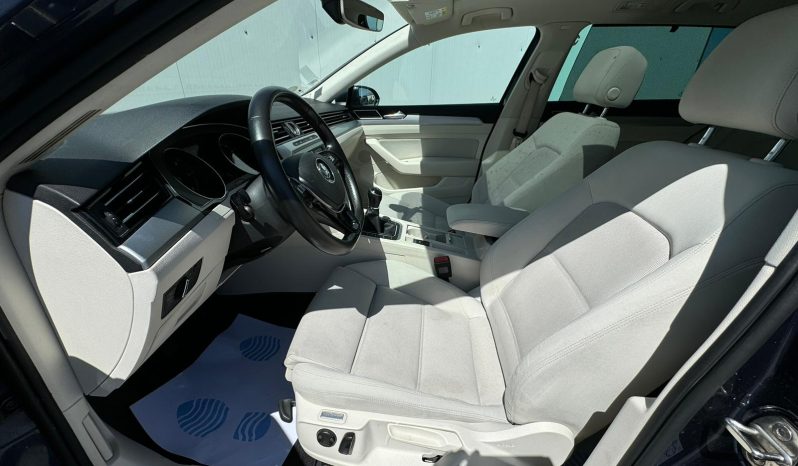 Volkswagen Passat Variant 2015 1.6 TDI Comfortline completă