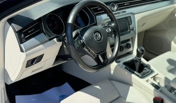 Volkswagen Passat Variant 2015 1.6 TDI Comfortline completă