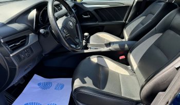 Toyota Avensis D-4D 10/2015 completă