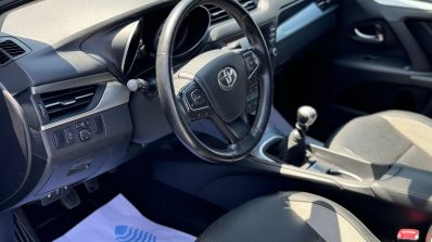 Toyota Avensis D-4D 10/2015