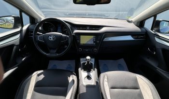 Toyota Avensis D-4D 10/2015 completă
