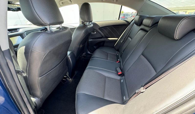 Toyota Avensis D-4D 10/2015 completă