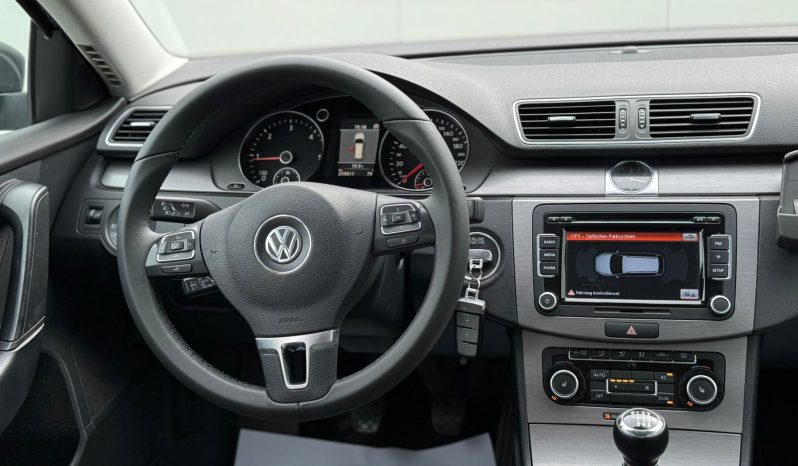 Volkswagen Passat 2.0 tdi 143 cp an 2011 completă