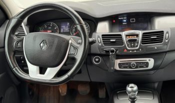 Renault Laguna completă