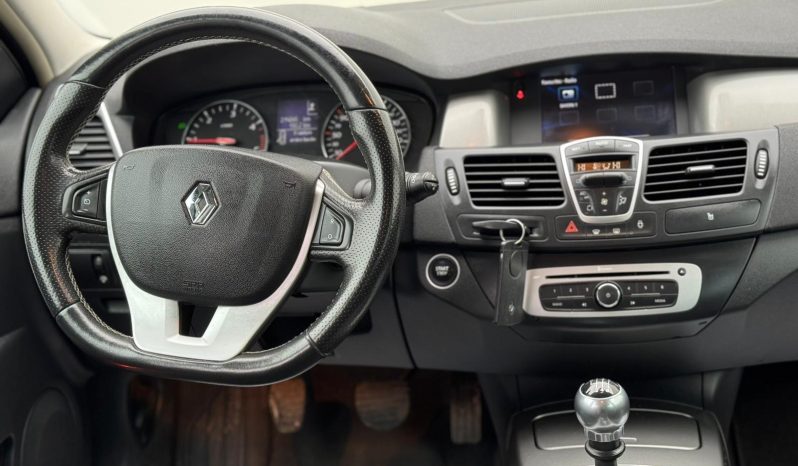 Renault Laguna completă