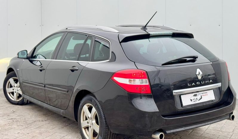 Renault Laguna completă