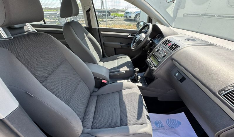 VW Touran 1.6 tdi model 7 locuri an 2011 completă