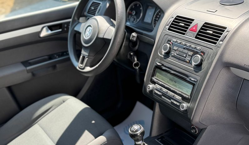VW Touran 1.6 tdi model 7 locuri an 2011 completă