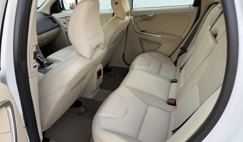 VOLVO XC 60 , 2.0 d 180cp AUTOMAT completă