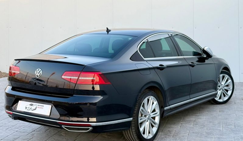 Volkswagen Passat R line 2.0 tdi 150 cp an 2016 completă
