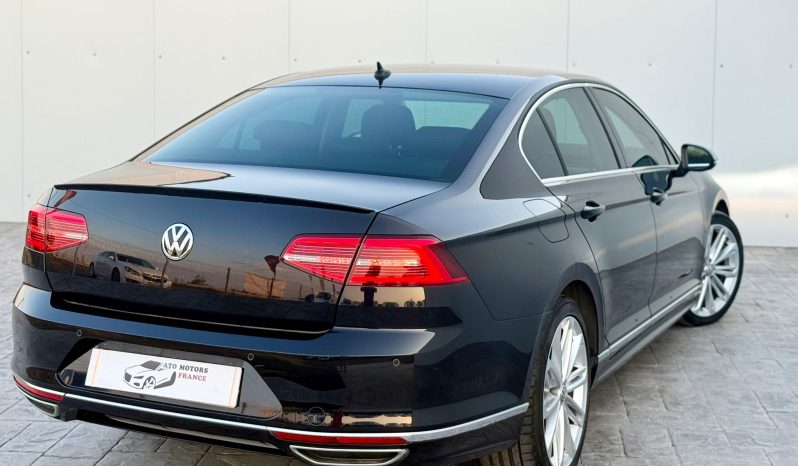 Volkswagen Passat R line 2.0 tdi 150 cp an 2016 completă