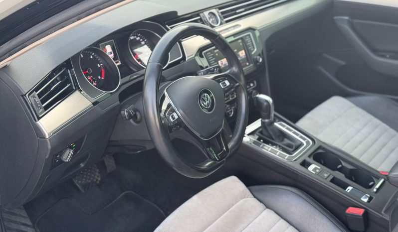 Volkswagen Passat R line 2.0 tdi 150 cp an 2016 completă