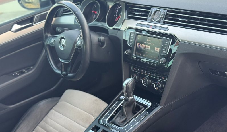 Volkswagen Passat R line 2.0 tdi 150 cp an 2016 completă