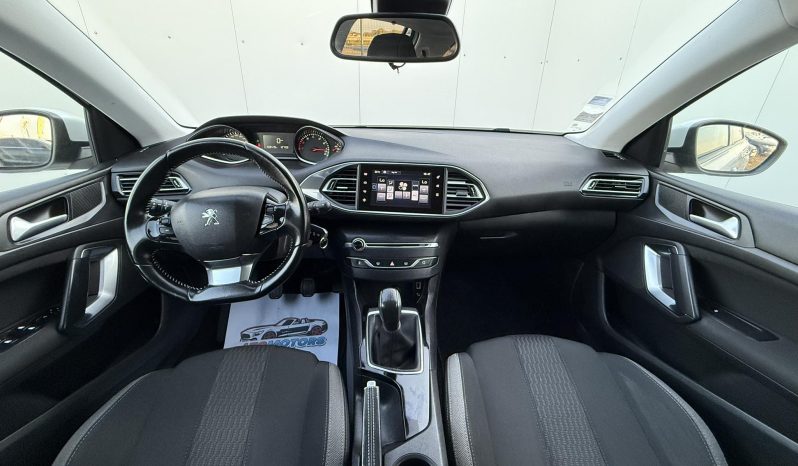 Peugeot 308 Allure 1.2i 110cp manuala completă