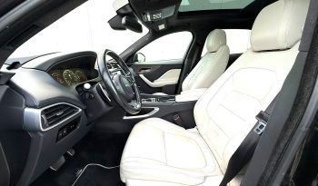 Jaguar F-Pace model S, 3.0 diesel, 300 cp, automat, an 2017 completă