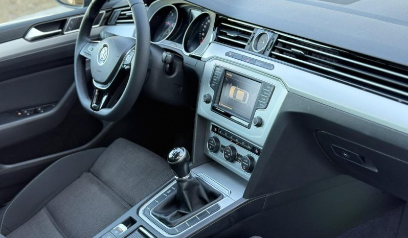 Volkswagen Passat 2.0 tdi 150 cp  an 2016 completă