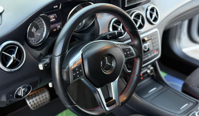 Mercedes-Benz CLA 200cdi Pak AMG, cutie automata completă