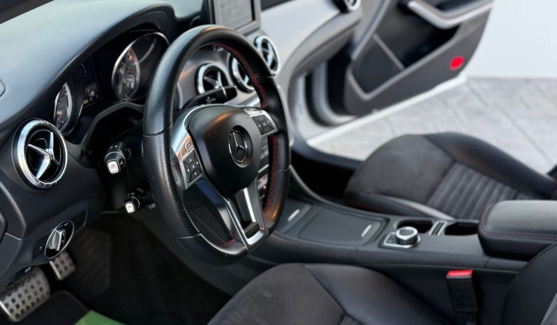 Mercedes-Benz CLA 200cdi Pak AMG, cutie automata completă
