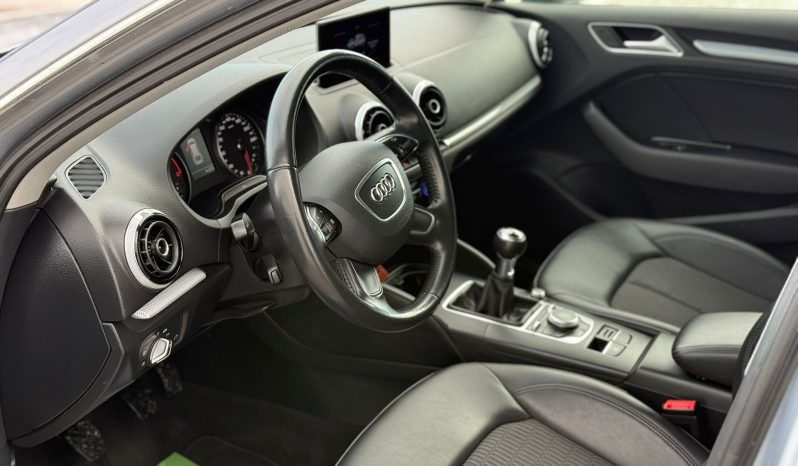 Audi A3 S-Line 1.6 tdi Ambiente completă